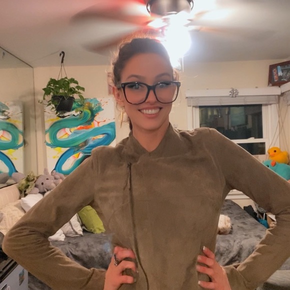 Women's Jacket - Picture 14 of 17